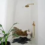 Iliolousto Luxury Cave *