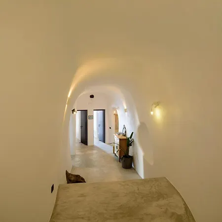 Iliolousto Luxury Cave Apartmán Imerovigli (Santorini)