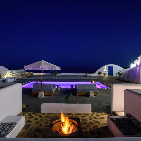 Iliolousto Luxury Cave * Imerovigli (Santorini)