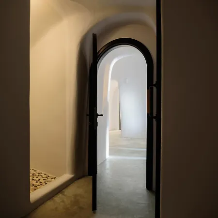 Iliolousto Luxury Cave