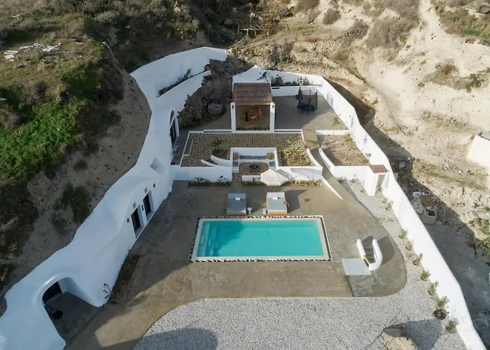 Iliolousto Luxury Cave *