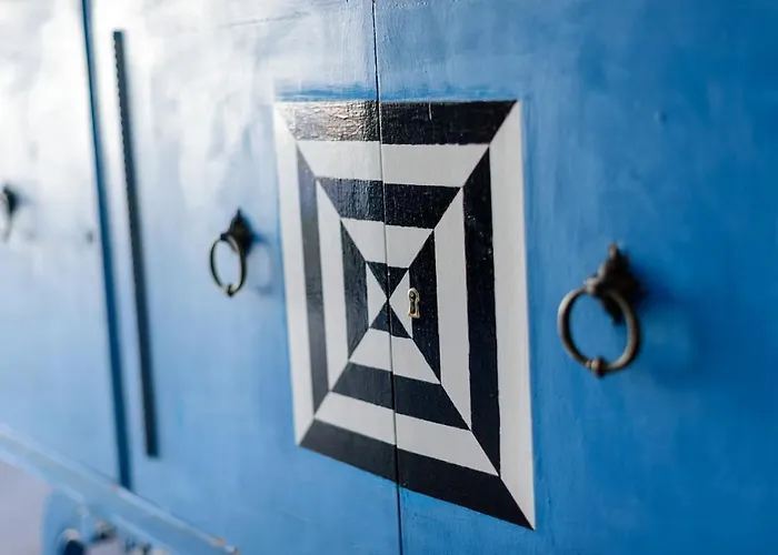 Iliolousto Luxury Cave *