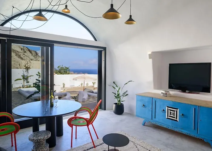 Iliolousto Luxury Cave *